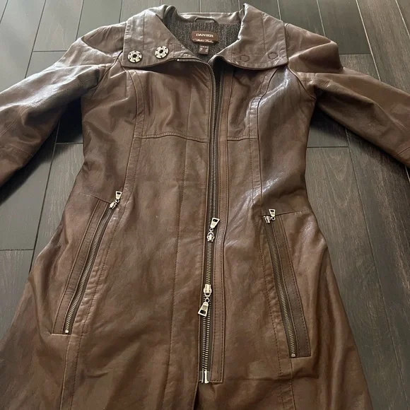 Danier Brown Leather Trench Coat with Knit Cuffs - Picture 3 of 7